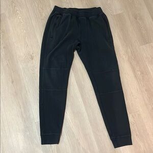Men's Alo yoga joggers